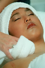 BASIC AROMATHERAPY FACIAL Photo